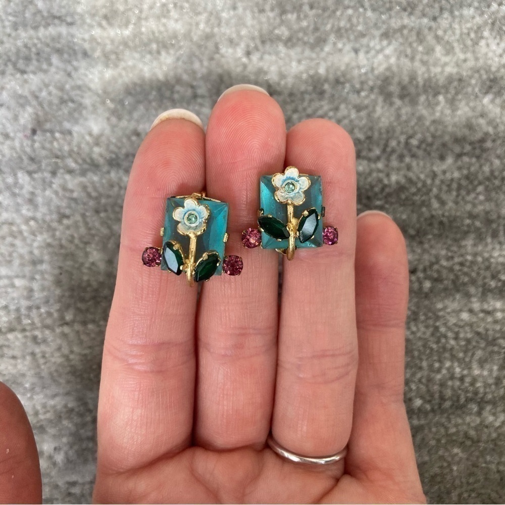 Vintage Czecho Blue Stone Floral Screw Back Earrings